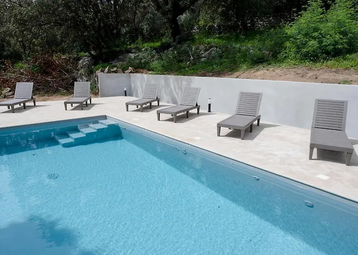 Сasa de vacaciones Noscia Nivaledda - Stone House, With Pool